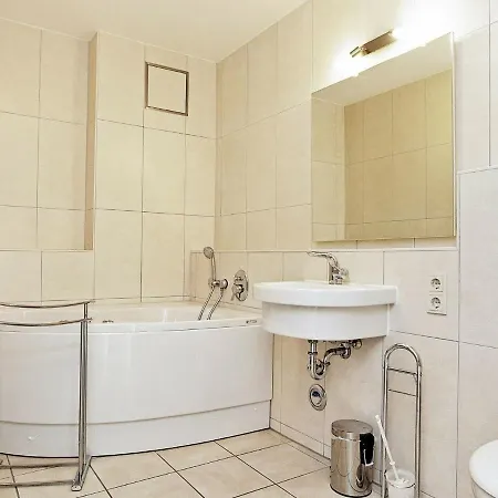 Two-bedroom In 13 Appartement